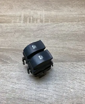 Renault Megane I Electric window control switch