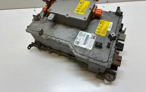 Peugeot 208 II Voltage converter inverter 9860272580