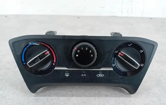 Hyundai i20 (GB IB) Climate control/heater control trim 97250-C8110