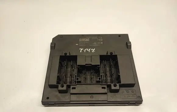 Volkswagen Golf VII Central body control module 5Q0937084AS