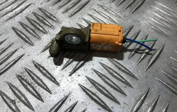 Mazda 6 Airbag deployment crash/impact sensor kd4557kc0 kd45-57kc0
