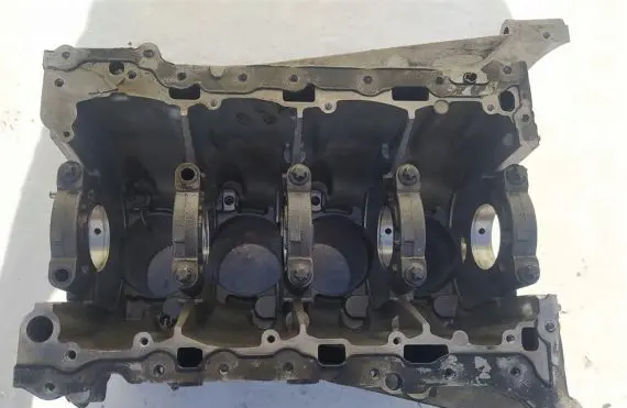 Mercedes-Benz A W176 Engine block A1330100005
