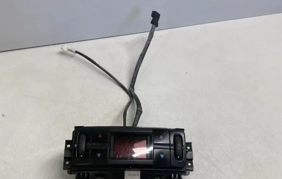 Mercedes-Benz E W211 Climate control unit 2118300285