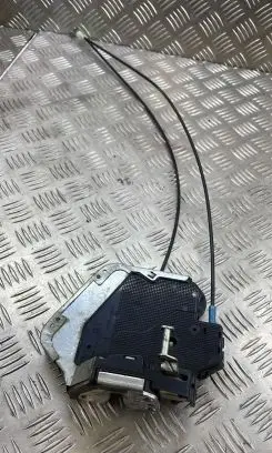 Toyota Verso Rear door lock