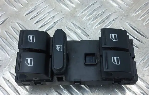 Skoda Octavia Mk2 (1Z) Electric window control switch 1K4959857B