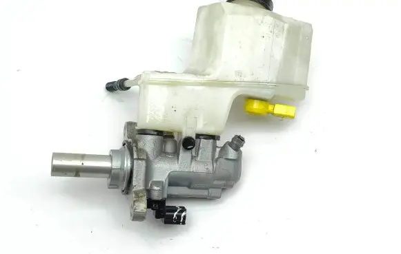 Master brake cylinder