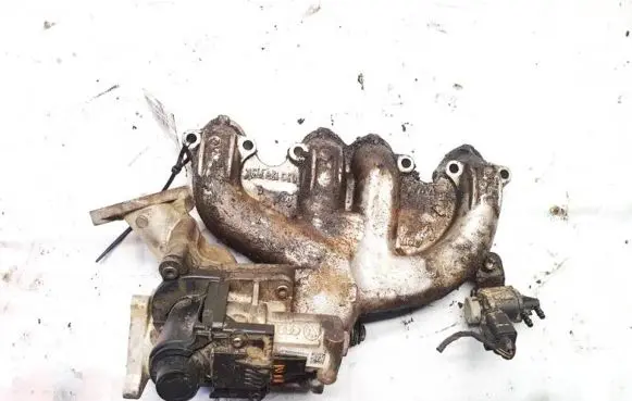 Volkswagen Golf V Intake manifold 03g129713k