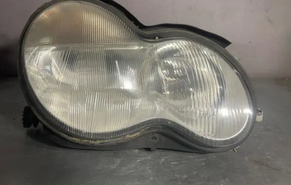 Mercedes-Benz E W211 Headlight/headlamp A2038200261 0301166202