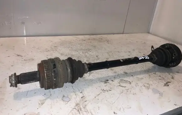 BMW 1 E81 E87 Front driveshaft D5828