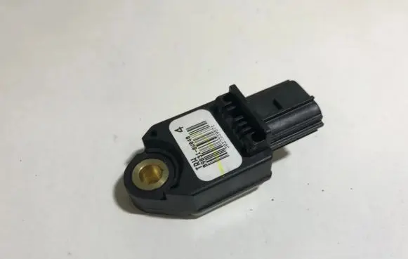 Lexus IS 220D-250-350 Airbag deployment crash/impact sensor 898310w040 89831-0w040