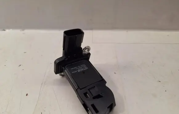 Toyota Verso Mass air flow meter 2220426010 2505074