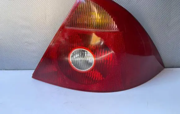 Ford Mondeo Mk III Rear/tail lights
