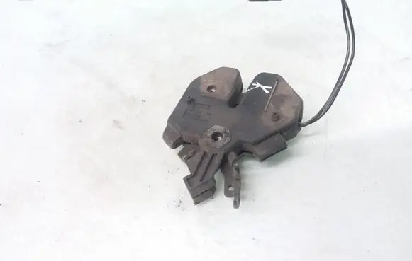 Volvo XC70 Engine bonnet/hood lock/catch 9483765 9483764