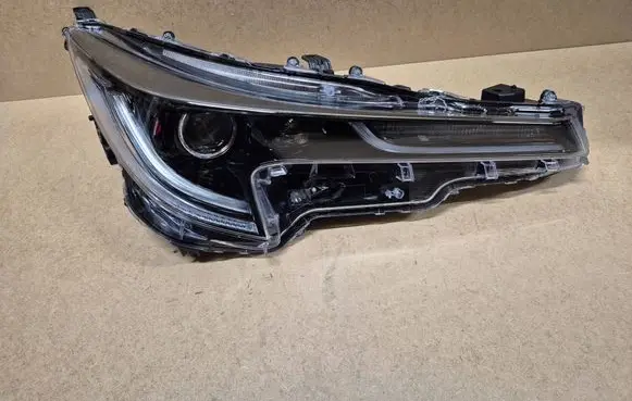 Toyota Corolla E210 E21 Headlight/headlamp 8111002S80