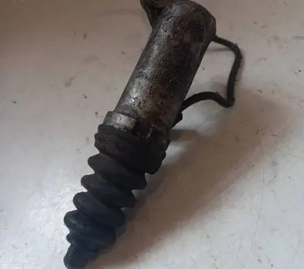 Audi 100 S4 C4 Clutch slave cylinder 4A0721261