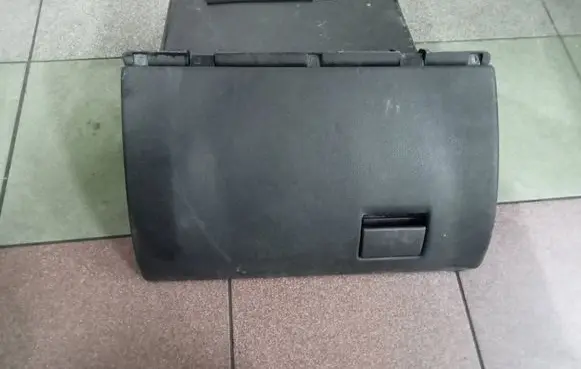Opel Astra G Glove box 90561334 50047