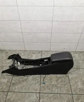 Mercedes-Benz CLA C117 X117 W117 Armrest A1766800900