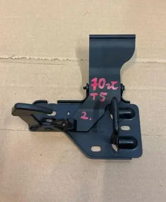 Volkswagen Multivan T5 Engine bonnet/hood lock/latch loop/hook 7H0823480A