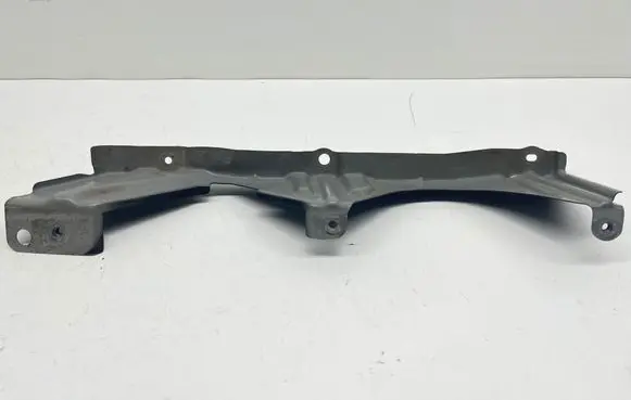 Nissan X-Trail T31 Fender mounting bracket