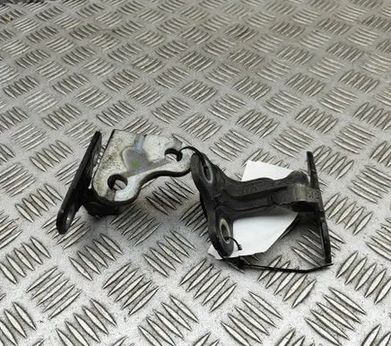Land Rover Discovery 5 Front door hinges set CPLA228A66AC CPLA228A64AD