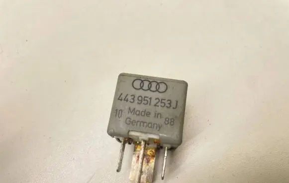 Audi A6 S6 C5 4B Other relay 443951253J