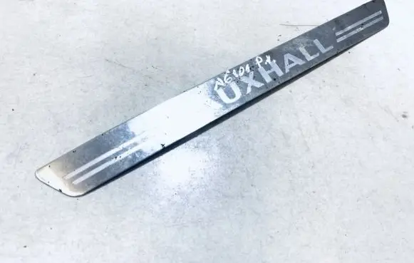 Opel Zafira B Front sill trim cover 13272116 545279093