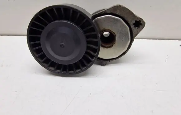 Volvo S60 Generator/alternator belt tensioner 31258153 20180617
