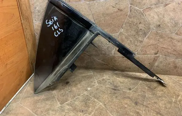 Mercedes-Benz CLS C218 X218 Rear side window A2187300255