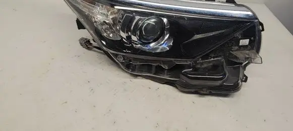 Toyota Auris E180 Headlight/headlamp 8111002K30