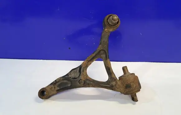 Volvo XC90 Front lower control arm/wishbone 8646814 36050810