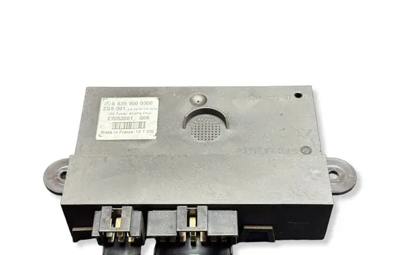 Mercedes-Benz Vito Viano W639 Door control unit/module A6399000300 ZGS001 27053201