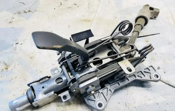 Audi A4 S4 B6 8E 8H Steering wheel axle