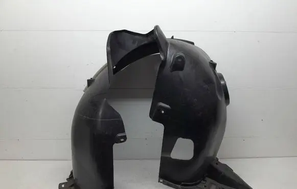 Front wheel arch liner splash guards