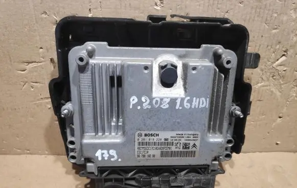 Peugeot 208 Engine control unit/module ECU 9678818280