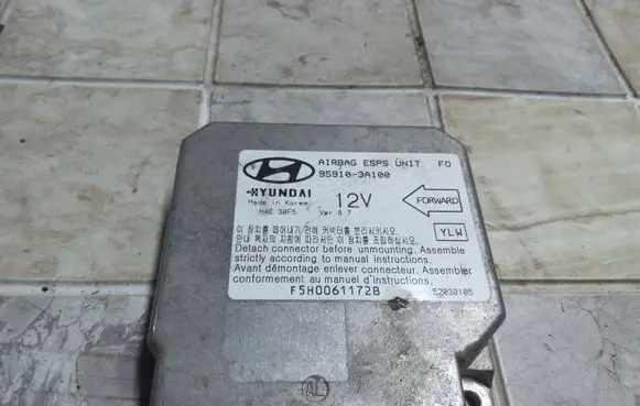 Hyundai Trajet Airbag control unit/module 959103A100