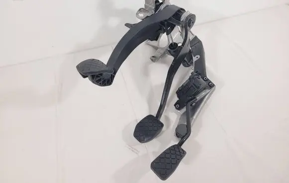 Audi A4 S4 B7 8E 8H Pedal assembly 8E2721316