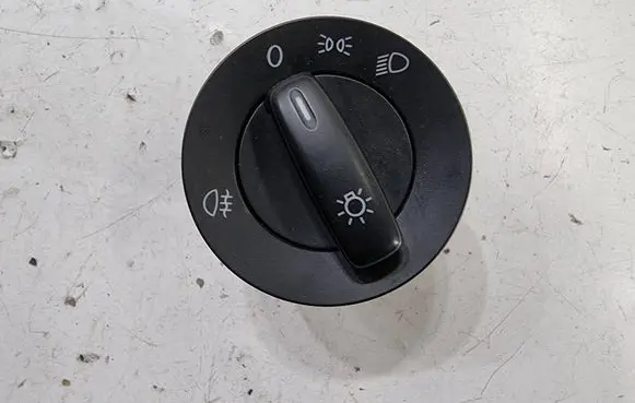 Volkswagen Tiguan Light switch 1K0941431BB