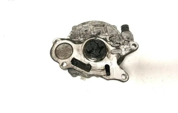 Volkswagen Tiguan Vacuum pump 03L145100F