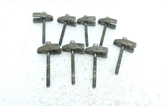 Mercedes-Benz S W220 Fuel Injector clamp holder