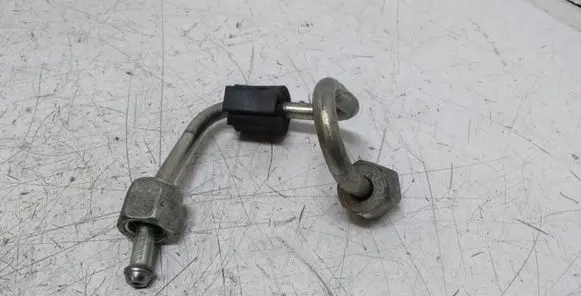 Fuel injector supply line/pipe