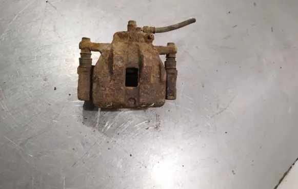 Suzuki Grand Vitara II Front brake caliper