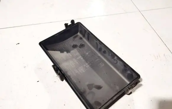 Chevrolet Orlando Fuse box cover 
