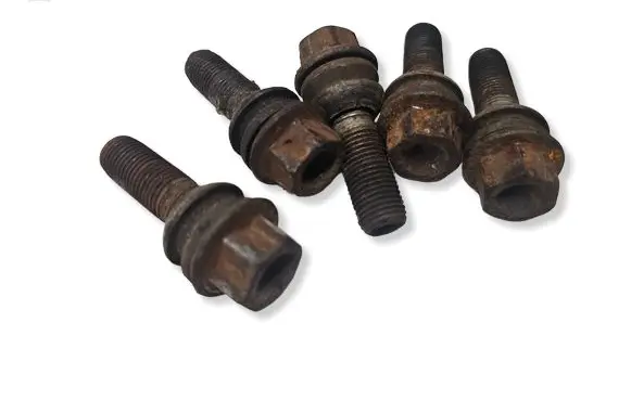 Audi Q7 4L Nuts/bolts 1234