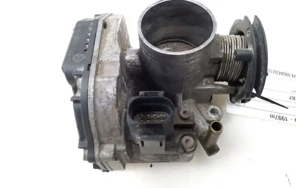 Volkswagen Golf III Throttle valve 030133064D