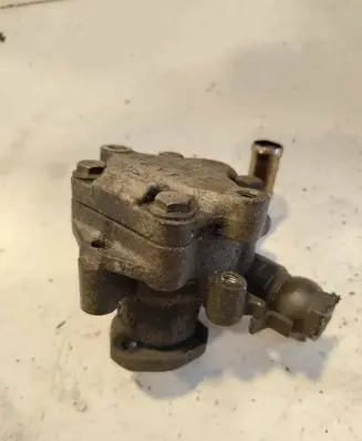 Volkswagen Sharan Power steering pump 3a674aa