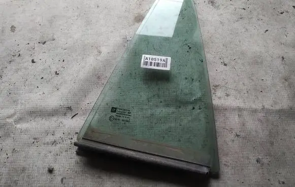 Opel Astra H Rear vent window glass AS2