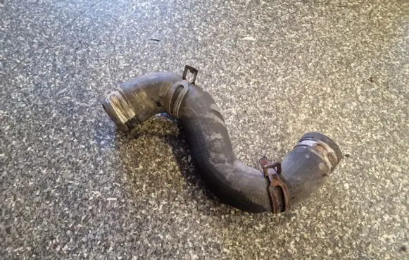 BMW 5 E60 E61 Engine coolant pipe/hose