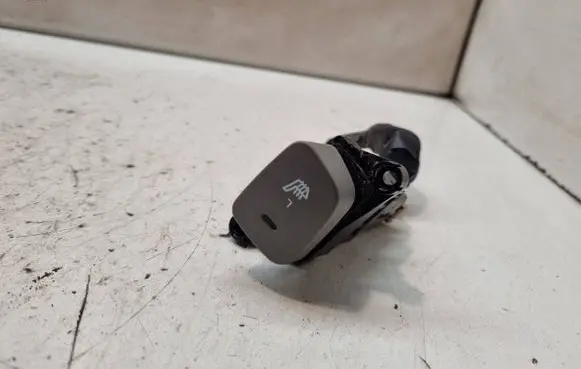 KIA Carens II Seat heating switch 60622
