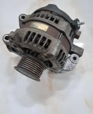 Toyota Avensis T270 Generator/alternator 270600G021 1042104591