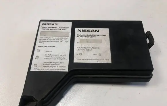Nissan Qashqai Fuse box cover 24382JD00B